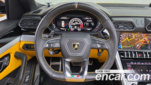 Lamborghini Urus 2019 — photo 18