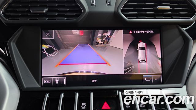 Lamborghini Urus 2019 — photo 20