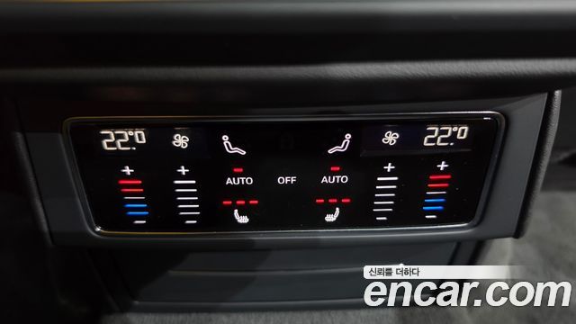 Lamborghini Urus 2019 — photo 25