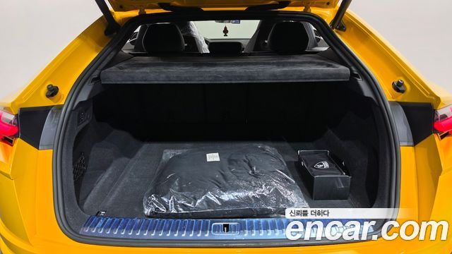 Lamborghini Urus 2019 — photo 26