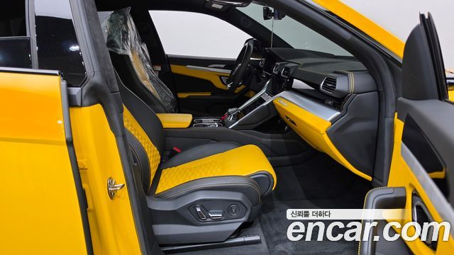 Lamborghini Urus 2019 — photo 16