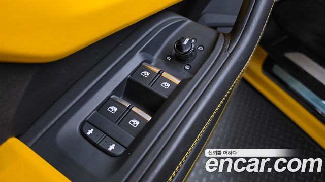 Lamborghini Urus 2019 — photo 30