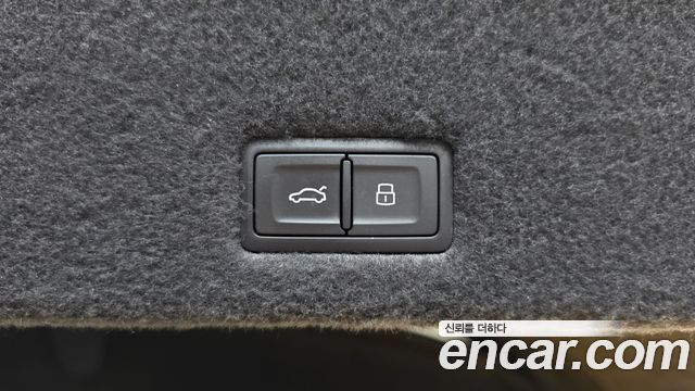 Lamborghini Urus 2019 — photo 31