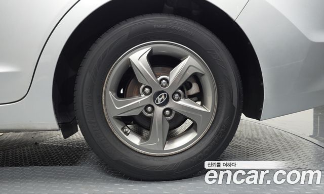 Hyundai AVANTE 2017 — photo 7