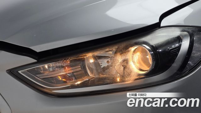 Hyundai AVANTE 2017 — photo 8
