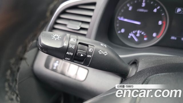Hyundai AVANTE 2017 — photo 27