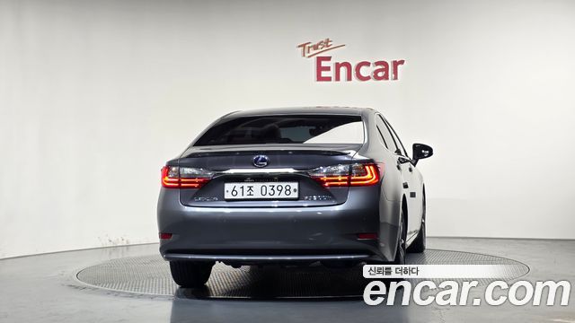 Lexus ES 2017 — photo 4