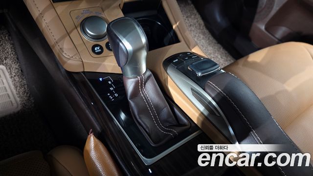 Lexus ES 2017 — photo 12