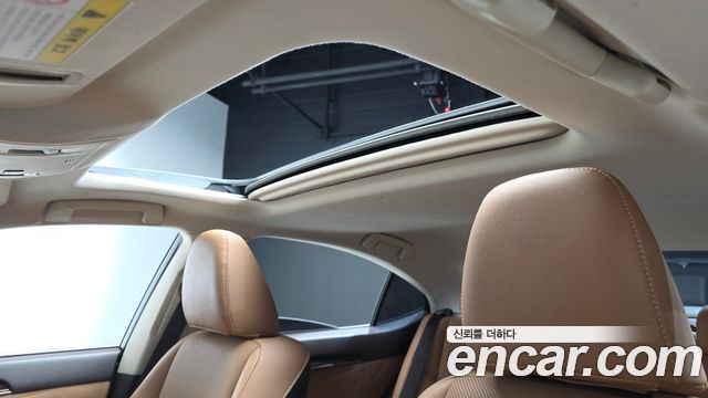 Lexus ES 2017 — photo 21