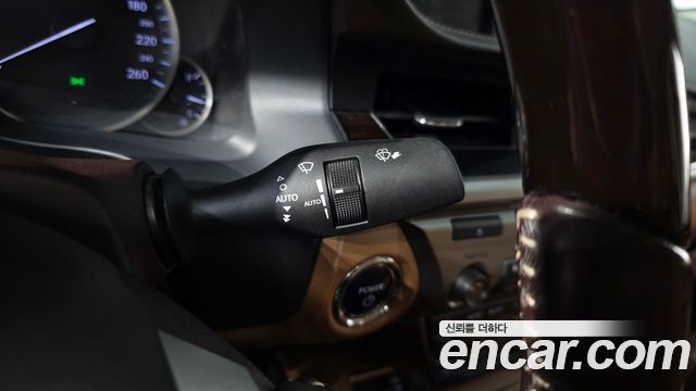 Lexus ES 2017 — photo 26