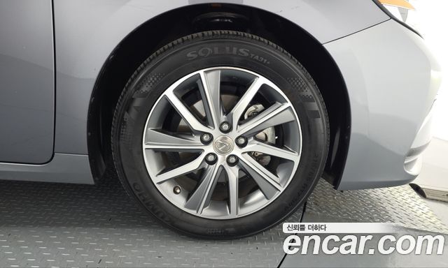 Lexus ES 2017 — photo 7