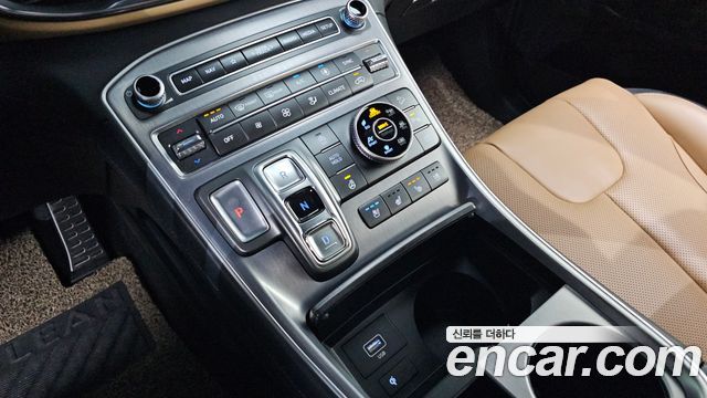 Hyundai Santafe 2023 — photo 12