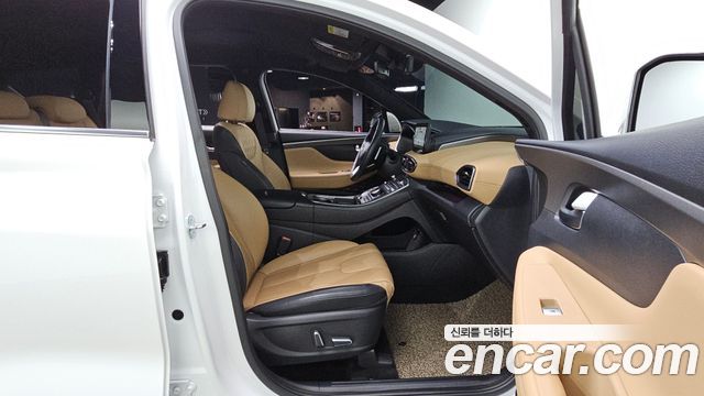 Hyundai Santafe 2023 — photo 17
