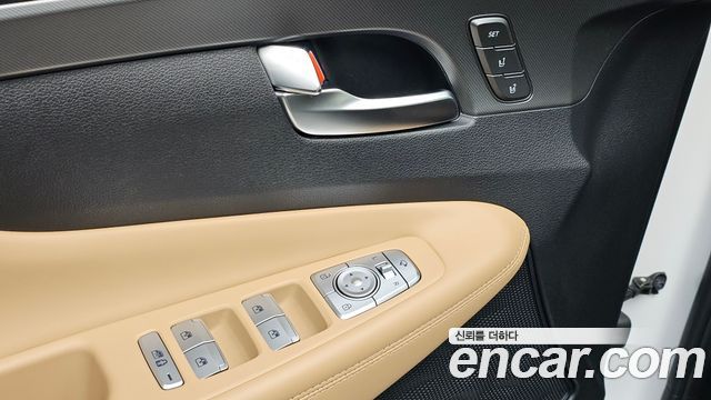 Hyundai Santafe 2023 — photo 19