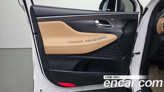 Hyundai Santafe 2023 — photo 14