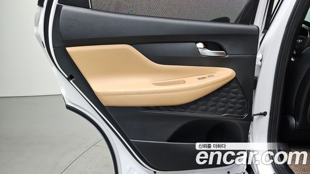 Hyundai Santafe 2023 — photo 15