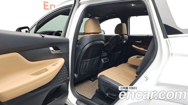 Hyundai Santafe 2023 — photo 16