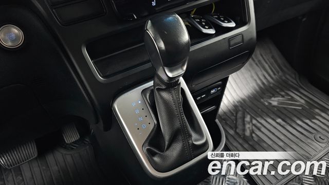Hyundai Staria 2022 — photo 12