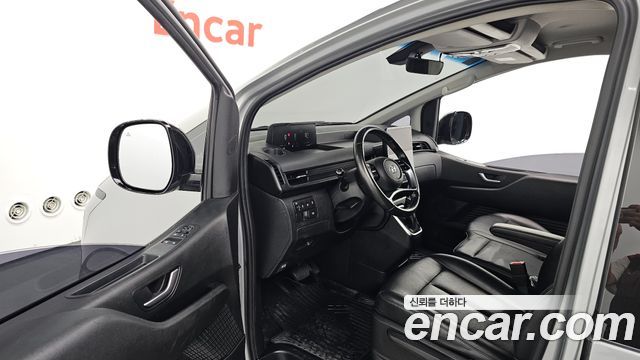 Hyundai Staria 2022 — photo 13