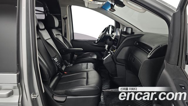 Hyundai Staria 2022 — photo 17