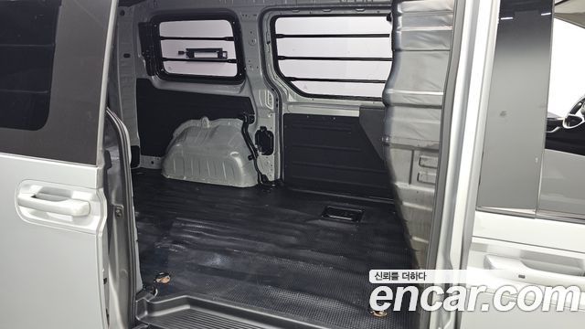 Hyundai Staria 2022 — photo 18
