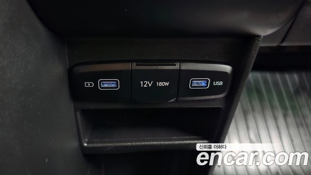 Hyundai Staria 2022 — photo 24