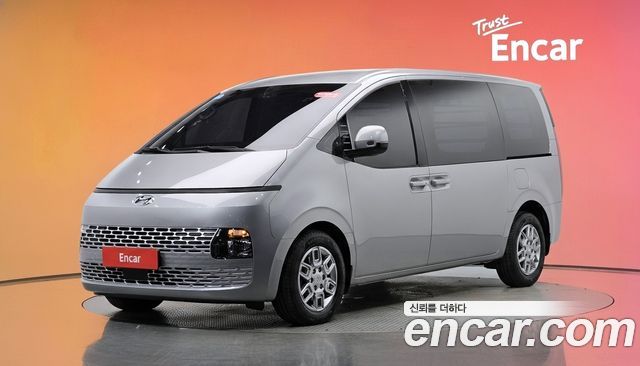 Hyundai Staria 2022 — photo 1