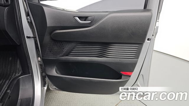 Hyundai Staria 2022 — photo 15