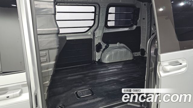Hyundai Staria 2022 — photo 16