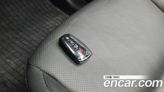 Hyundai Santafe 2015 — photo 35