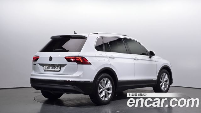 Volkswagen Tiguan 2018 — photo 2