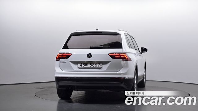Volkswagen Tiguan 2018 — photo 4