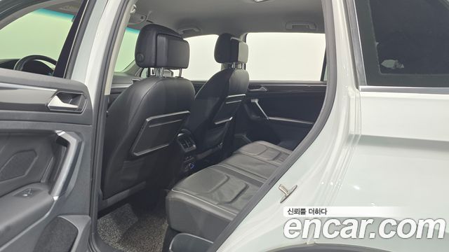 Volkswagen Tiguan 2018 — photo 11