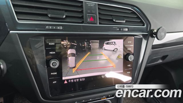 Volkswagen Tiguan 2018 — photo 14