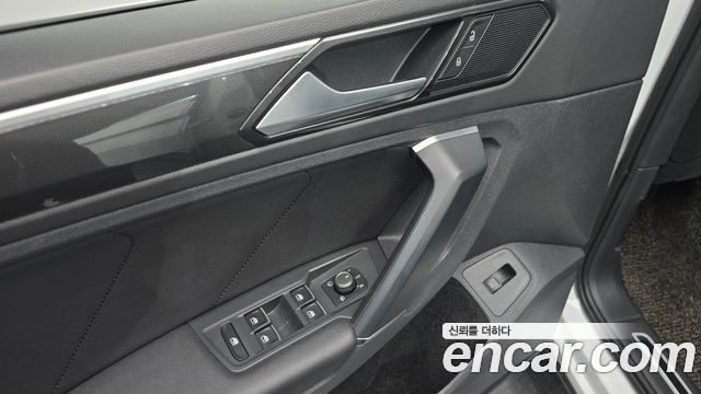 Volkswagen Tiguan 2018 — photo 15