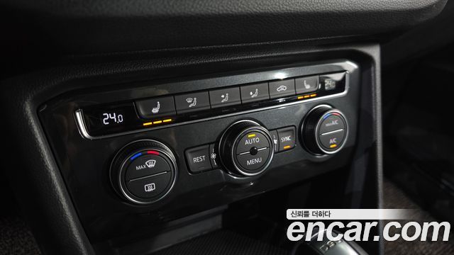 Volkswagen Tiguan 2018 — photo 17