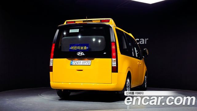 Hyundai Staria 2025 — photo 4