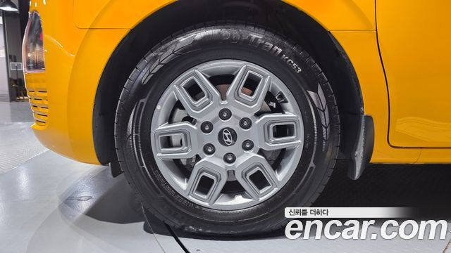 Hyundai Staria 2025 — photo 5