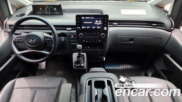 Hyundai Staria 2025 — photo 10