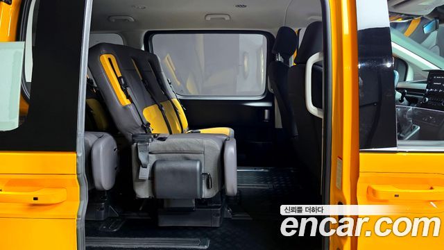 Hyundai Staria 2025 — photo 17