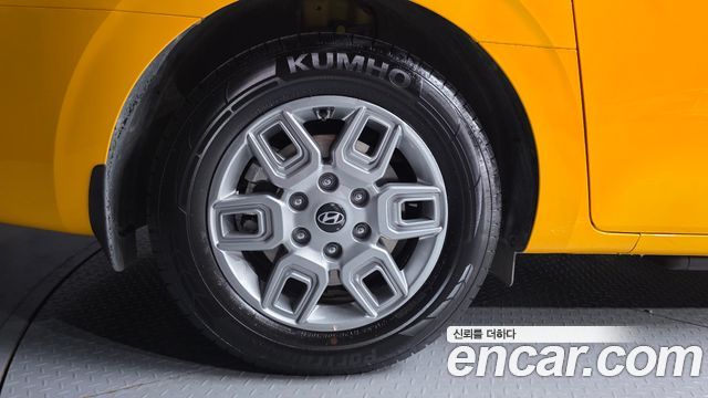 Hyundai Staria 2025 — photo 7