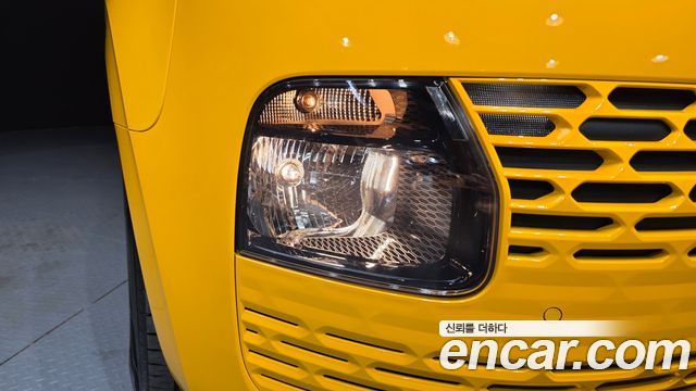 Hyundai Staria 2025 — photo 8