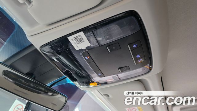 Hyundai Staria 2025 — photo 28