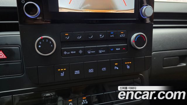 Hyundai Staria 2025 — photo 30