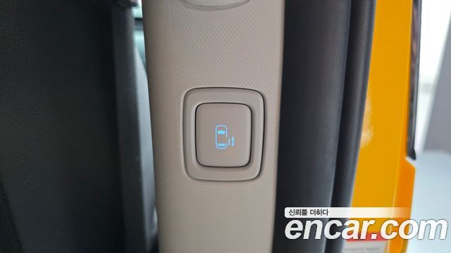Hyundai Staria 2025 — photo 31