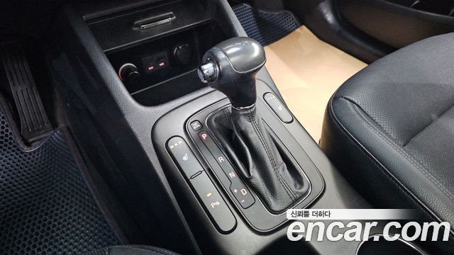 Kia K3 2013 — photo 12