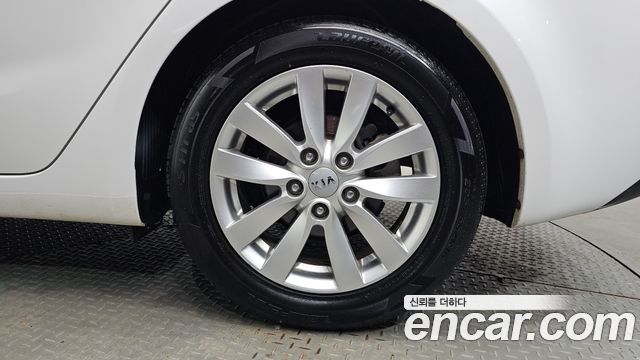Kia K3 2013 — photo 7
