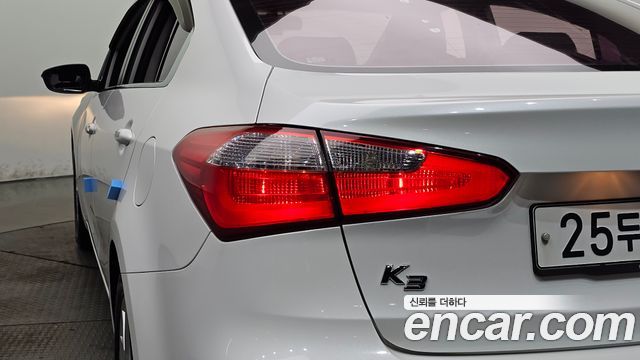 Kia K3 2013 — photo 9