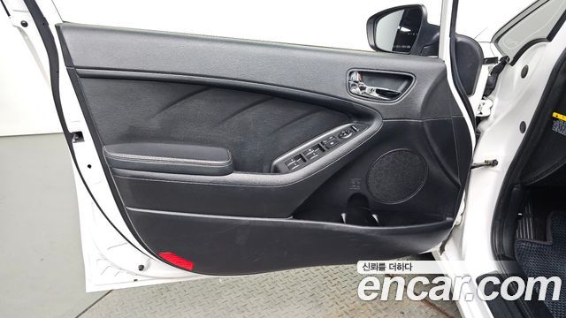 Kia K3 2013 — photo 14