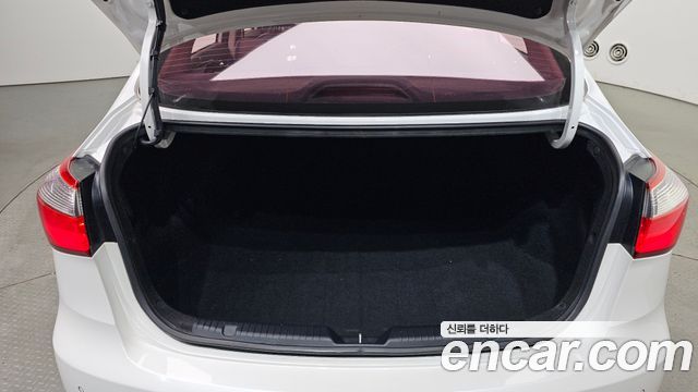 Kia K3 2013 — photo 30